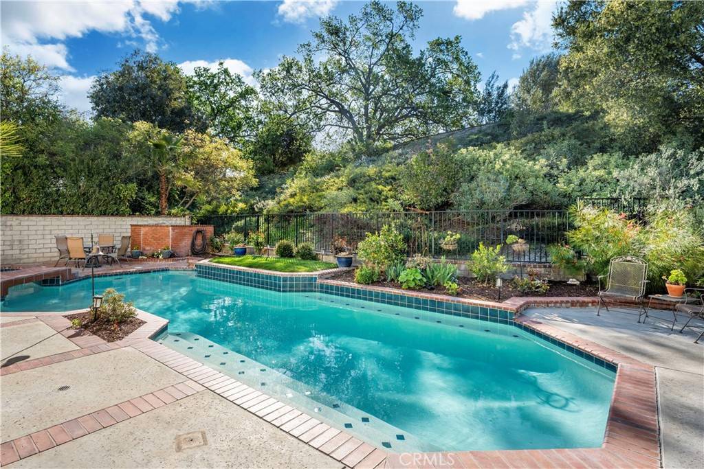 Valencia, CA 91355,24118 Saint Moritz DR