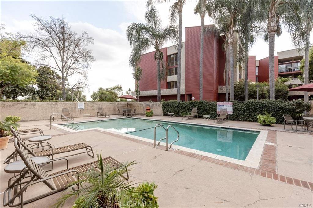 Los Angeles, CA 90042,3961 Via Marisol #233