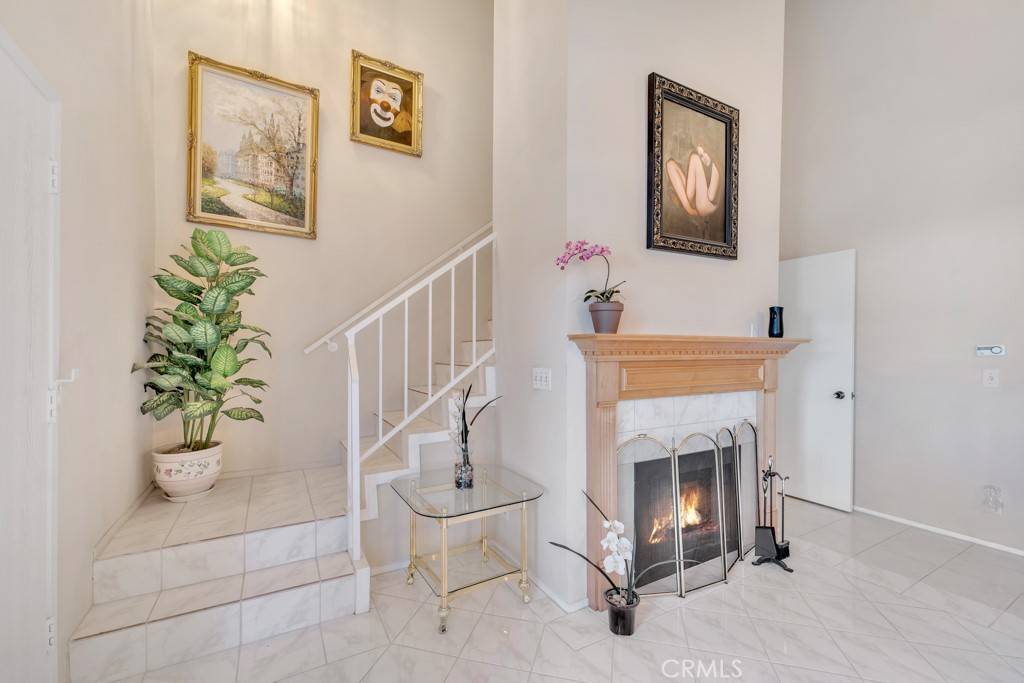 Sunland, CA 91040,10480 Sunland BLVD #16