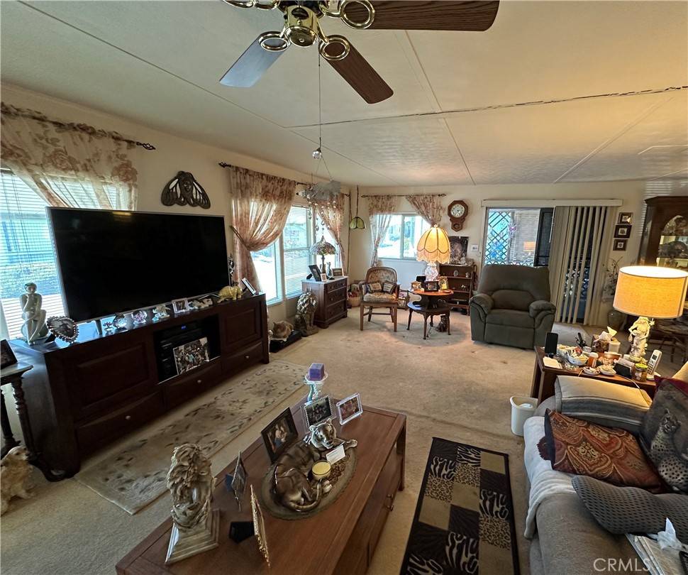 Canoga Park, CA 91304,8901 Eton AVE #5