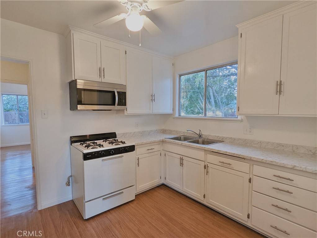 Panorama City, CA 91402,15239 Lorne ST