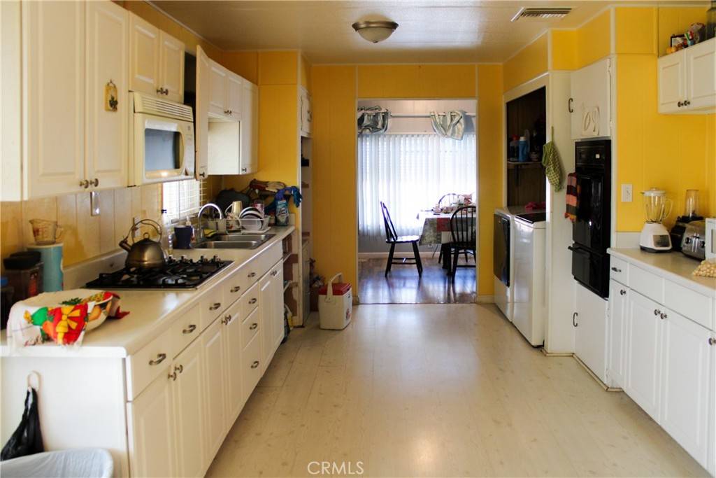 Rosamond, CA 93560,3300 15th ST W #109