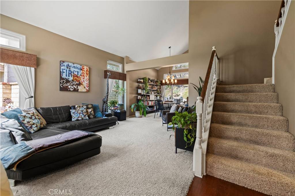 Saugus, CA 91350,22004 Pamplico DR