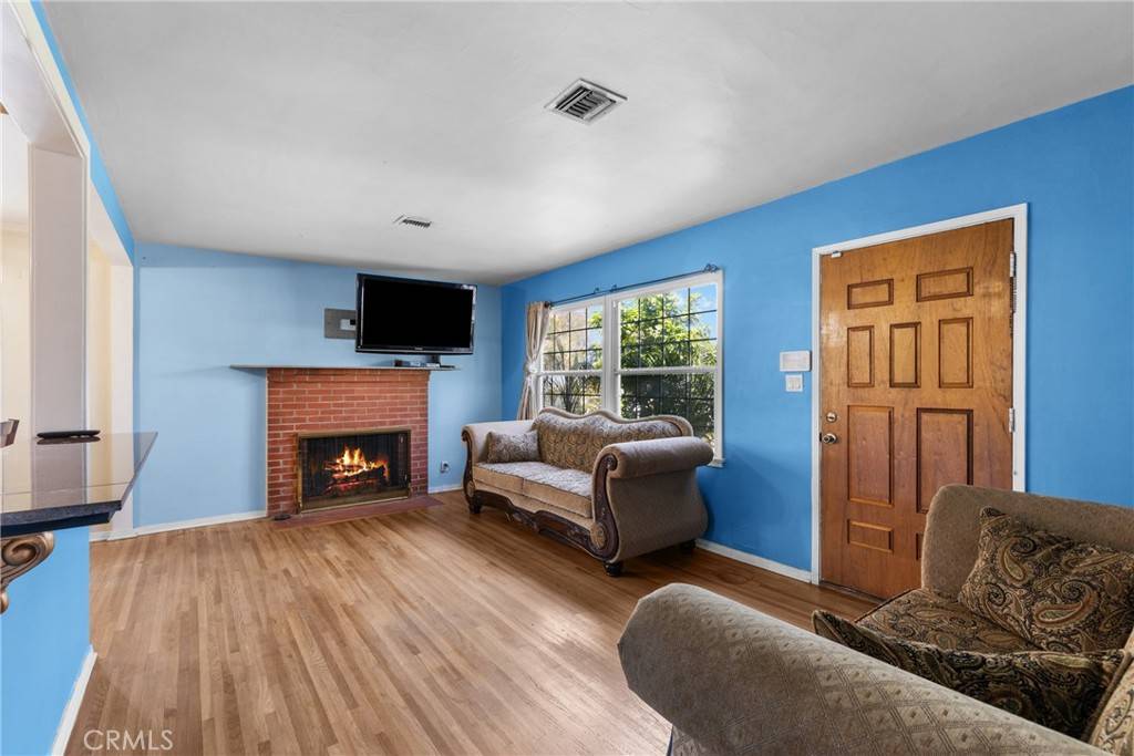 Winnetka, CA 91306,20006 Vanowen ST