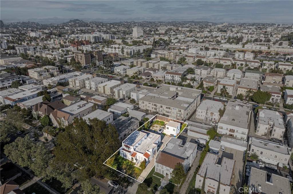 Los Angeles, CA 90004,144 S Catalina ST