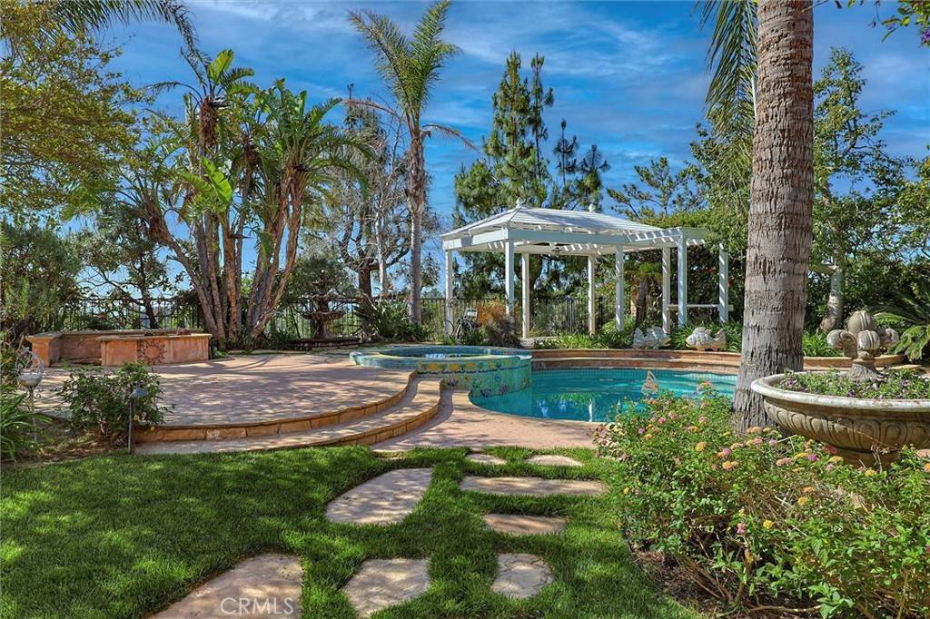 Granada Hills, CA 91344,17816 Tuscan DR