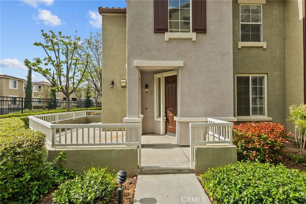 Valencia, CA 91354,28215 Canterbury CT