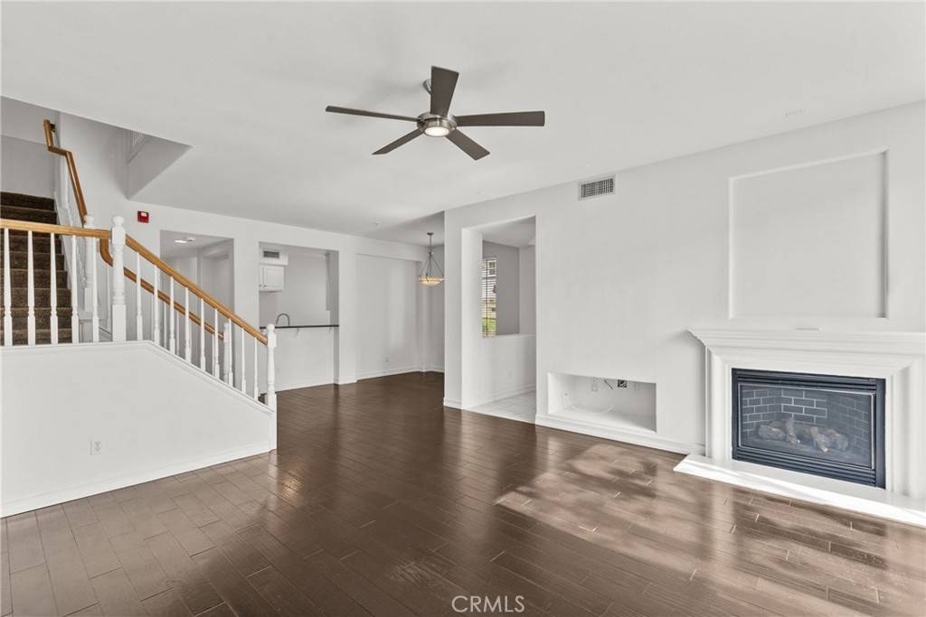 Valencia, CA 91354,28215 Canterbury CT