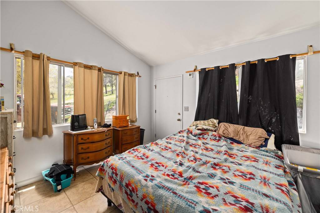 Tehachapi, CA 93561,18401 Pellisier RD