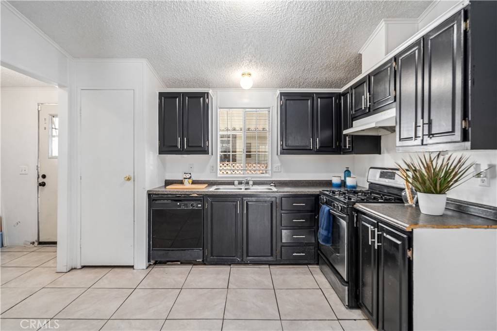 Lancaster, CA 93535,45800 Challenger WAY #30