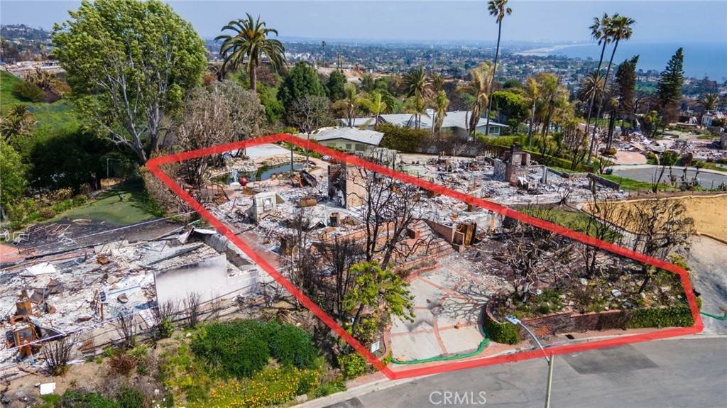Pacific Palisades, CA 90272,912 Enchanted WAY