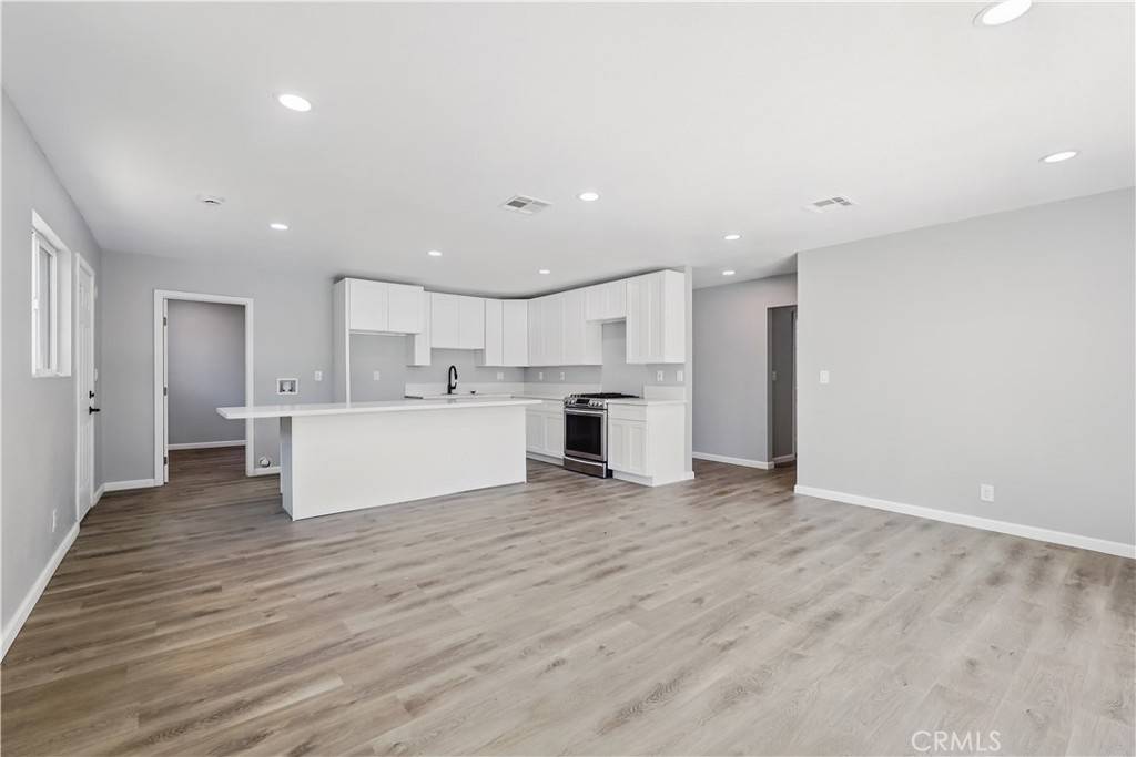 Lancaster, CA 93534,43820 Beech AVE