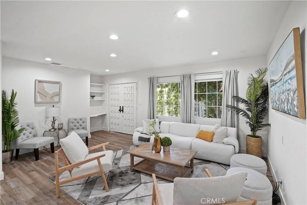Valley Glen, CA 91401,5616 Buffalo AVE