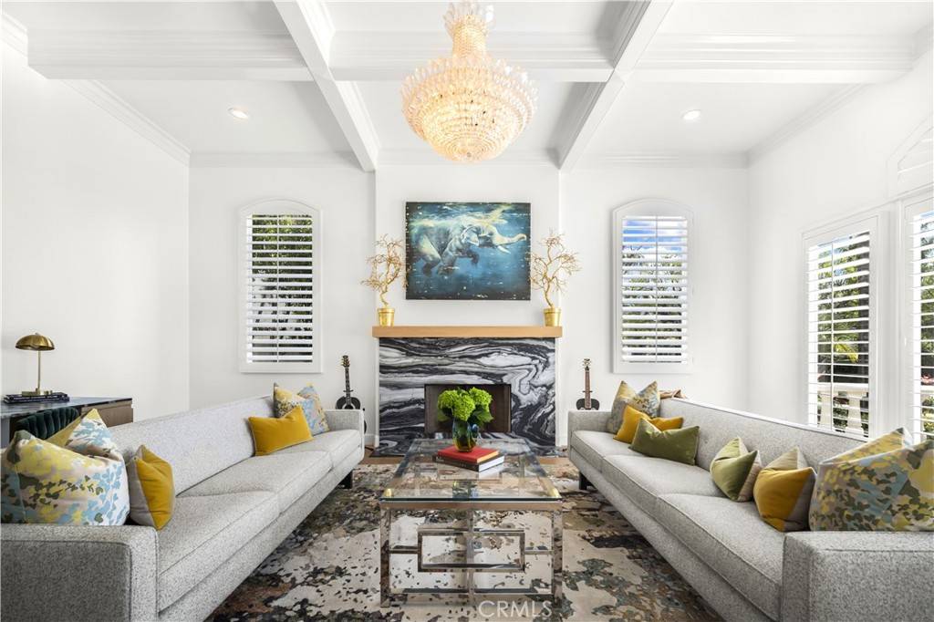 Calabasas, CA 91302,5366 Collingwood CIR