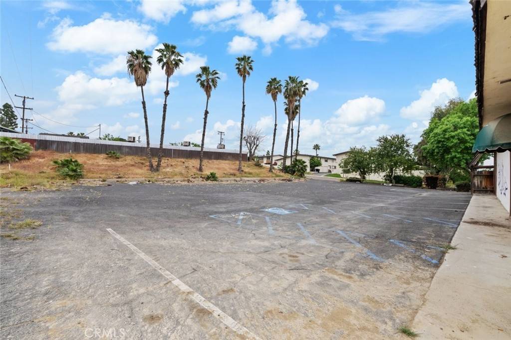 Bakersfield, CA 93305,200 W Jeffrey ST