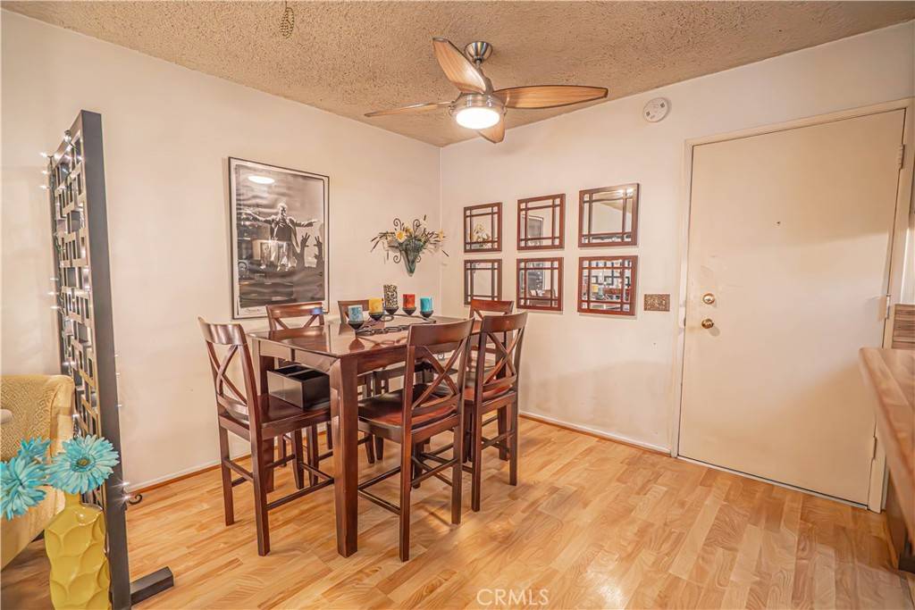 Valencia, CA 91355,23515 Lyons AVE #116