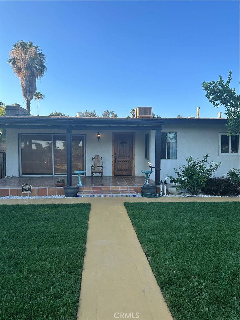 San Fernando, CA 91345,15251 Chatsworth ST