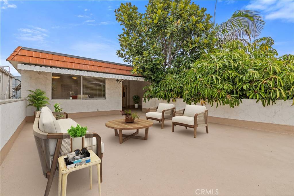 North Hollywood, CA 91601,10915 Peach Grove ST #4