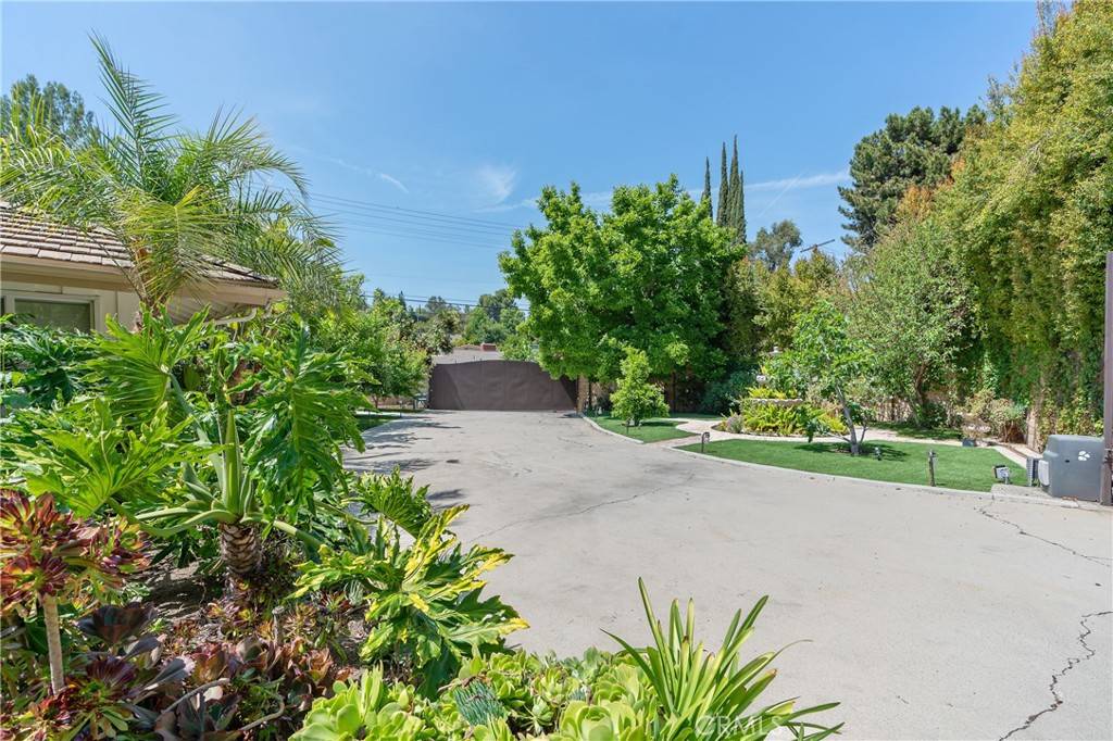 Tarzana, CA 91356,4807 Vanalden AVE