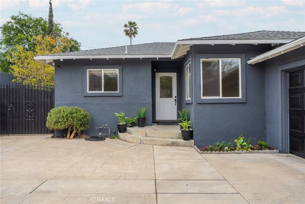 Sunland, CA 91040,10327 Langmuir AVE