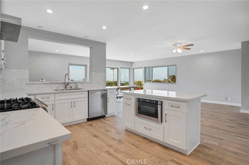 Sherman Oaks, CA 91403,15470 Longbow