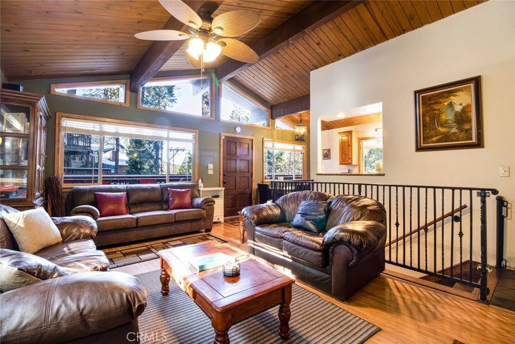 Crestline, CA 92325,24719 Valle DR
