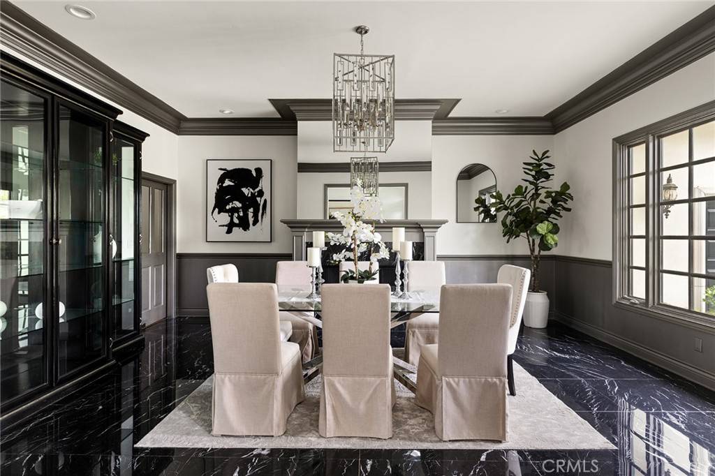 Tarzana, CA 91356,19218 Wells DR