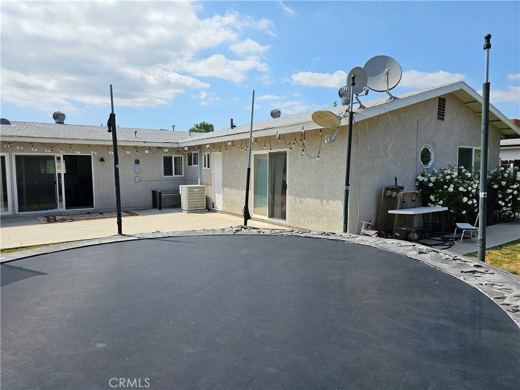Chatsworth, CA 91311,9526 Fullbright AVE