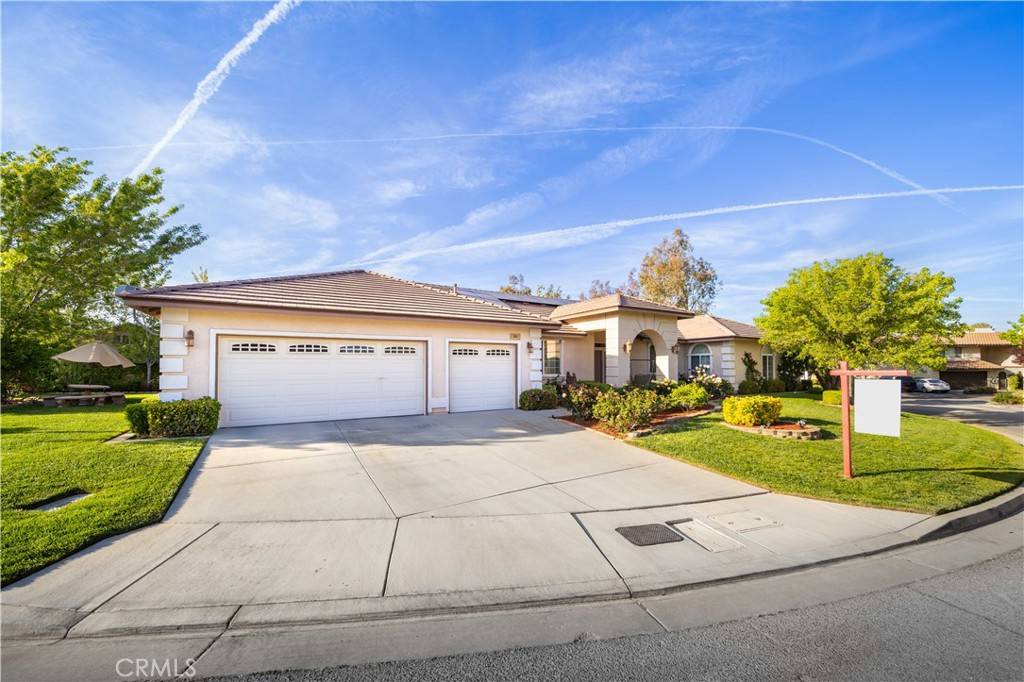 Palmdale, CA 93551,241 W Quail DR