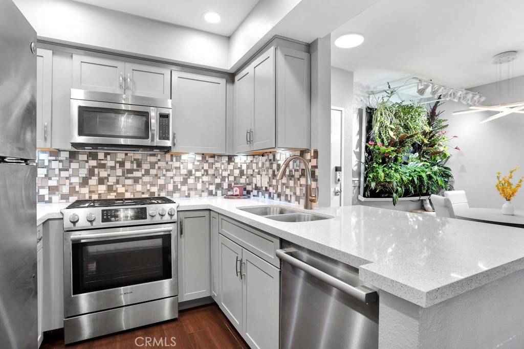 Tarzana, CA 91335,6323 Reseda BLVD #39