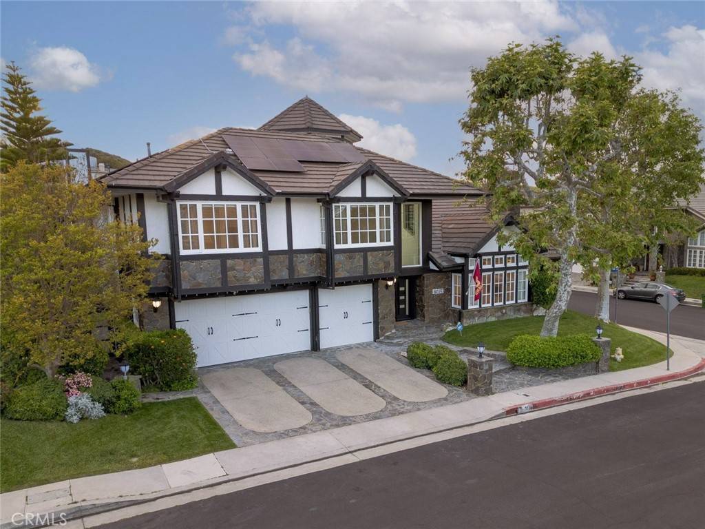 Woodland Hills, CA 91367,6037 Little Oak LN