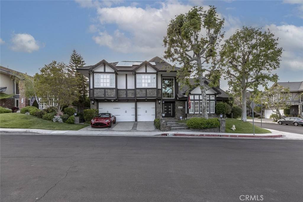 Woodland Hills, CA 91367,6037 Little Oak LN