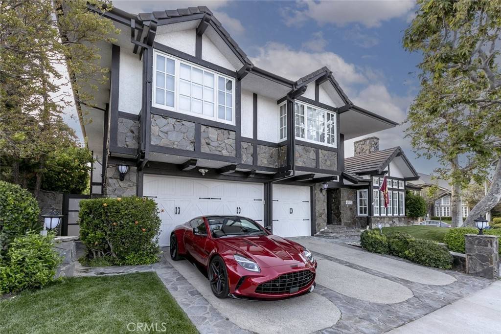 Woodland Hills, CA 91367,6037 Little Oak LN