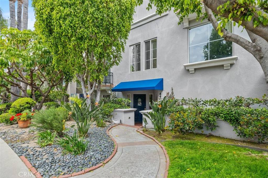 Toluca Lake, CA 91602,4406 Moorpark WAY