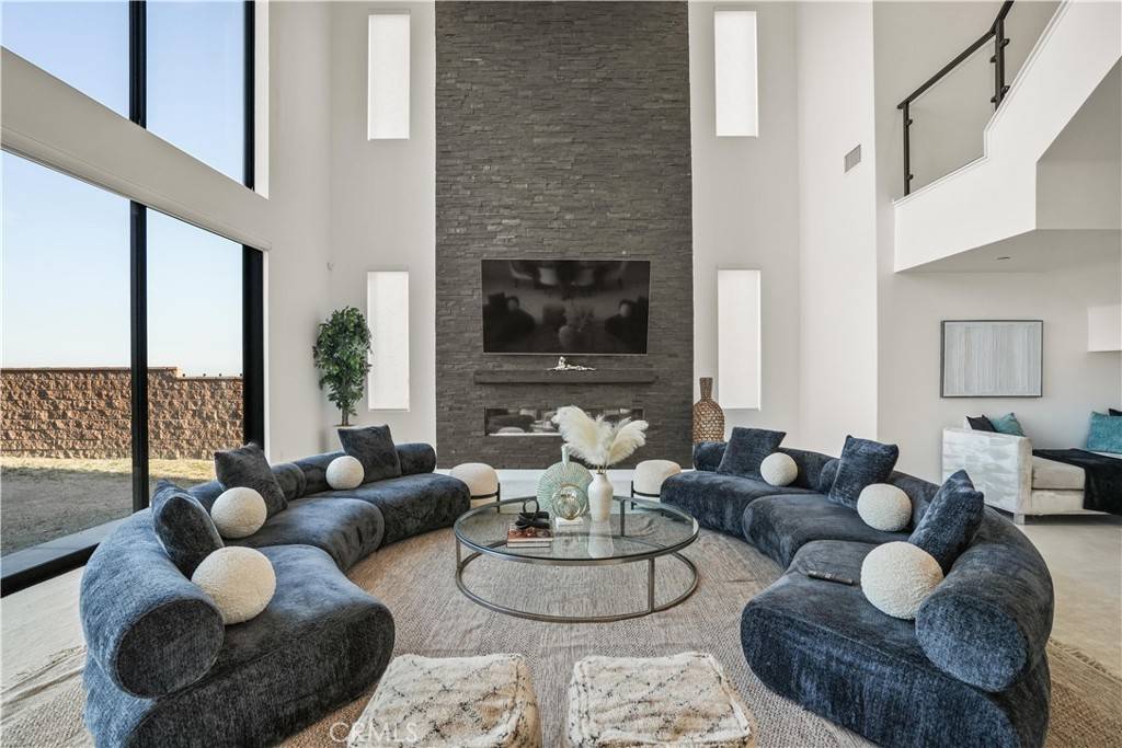 Porter Ranch, CA 91326,11818 N Hillsborough LN