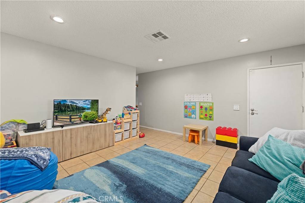 Lancaster, CA 93535,835 E Oldfield ST