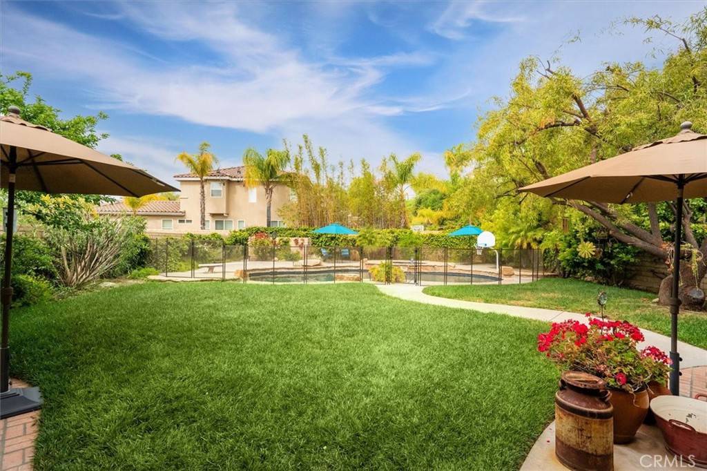 Saugus, CA 91390,28433 Pinewood CT