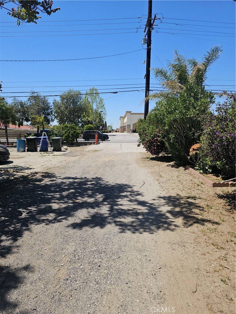 Fontana, CA 92336,7353 Citrus AVE