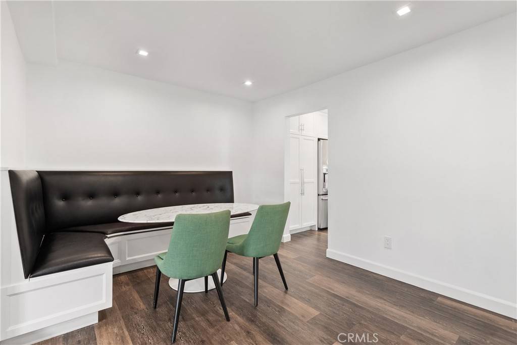 Tarzana, CA 91356,18653 Burbank BLVD #2