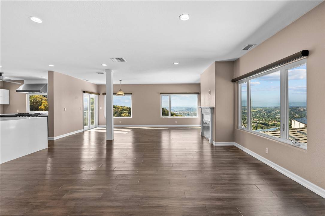 Newbury Park, CA 91320,561 S Ventu Park RD
