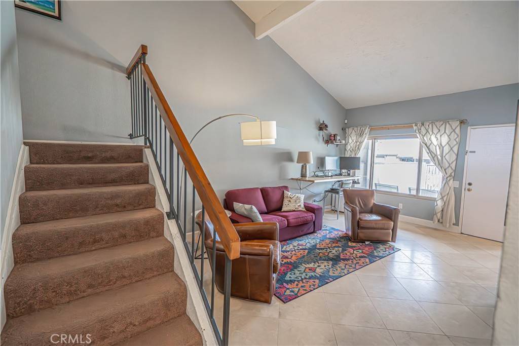 Valencia, CA 91355,25713 Vista Fairways DR