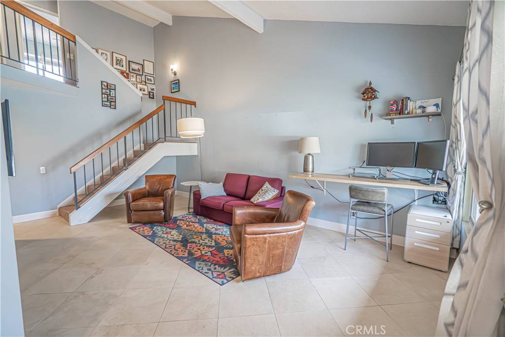 Valencia, CA 91355,25713 Vista Fairways DR