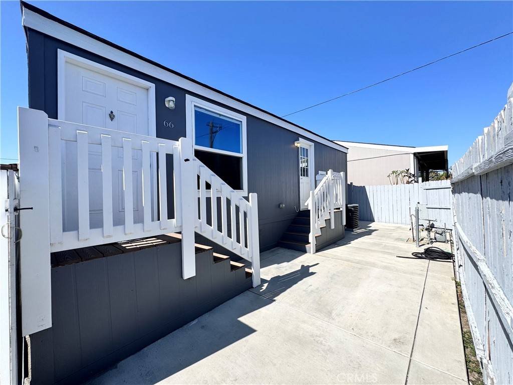 Van Nuys, CA 91405,7560 Woodman PL #66