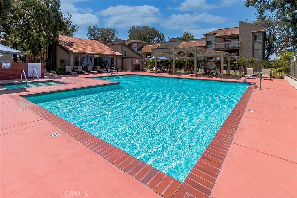 Thousand Oaks, CA 91360,286 Oak Leaf #24