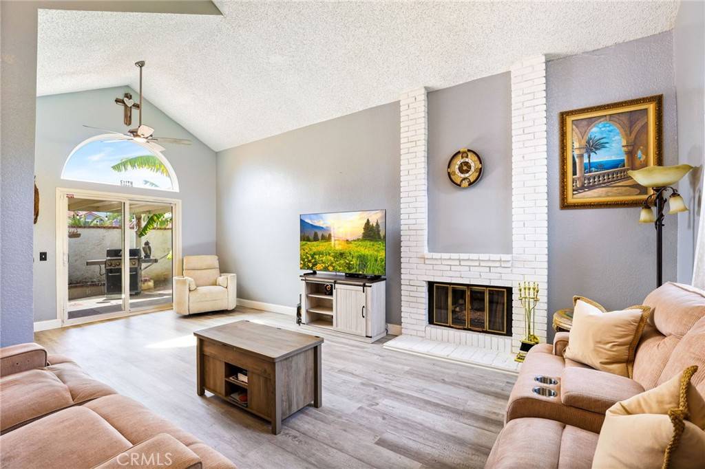 Corona, CA 92883,9387 Hot Springs RD