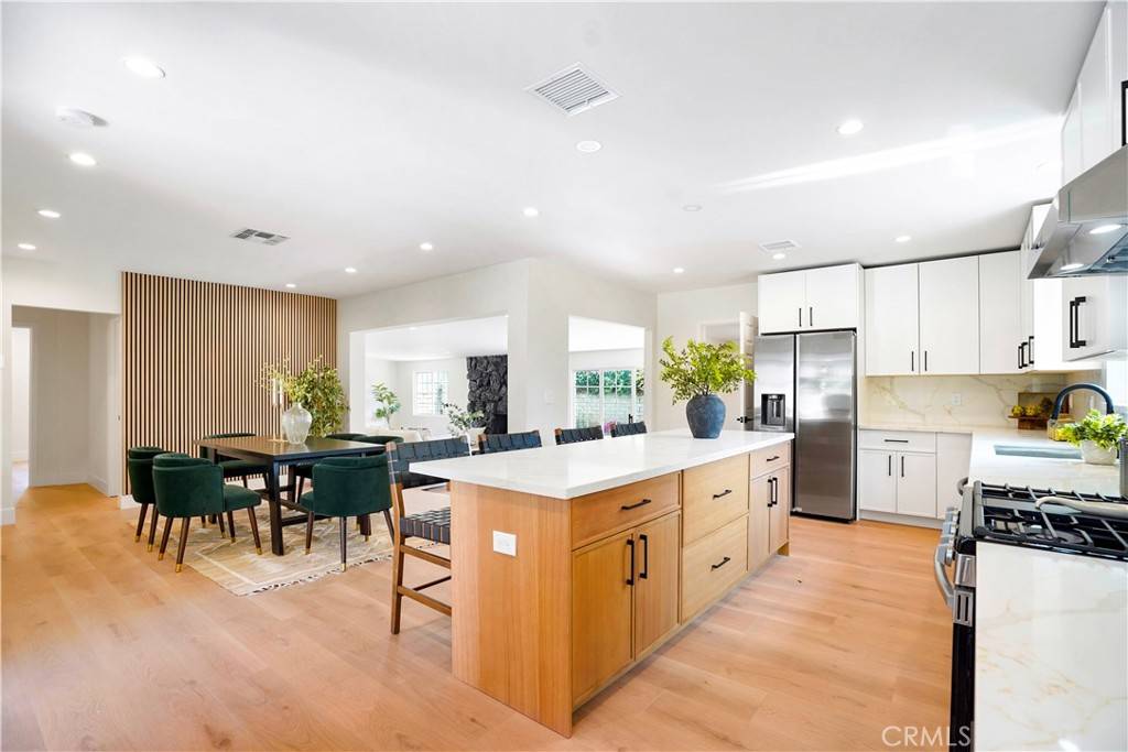 Tarzana, CA 91335,18324 Sylvan ST