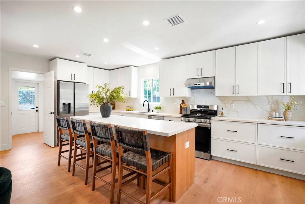 Tarzana, CA 91335,18324 Sylvan ST