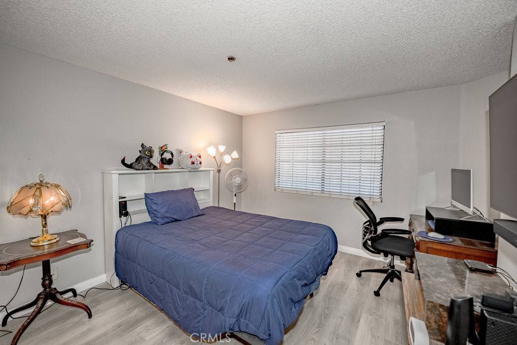 Reseda, CA 91335,6545 Reseda BLVD #3