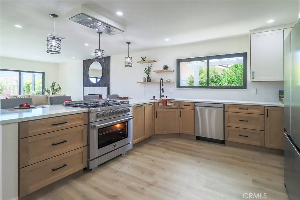 Calabasas, CA 91302,26120 Adamor RD