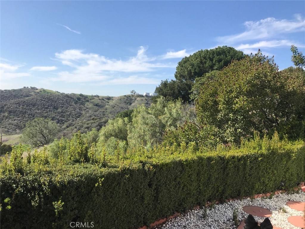 Topanga, CA 90290,1145 Apache